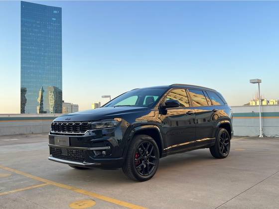 JEEP COMMANDER 2.0 HURRICANE 4 TURBO GASOLINA BLACKHAWK AT9